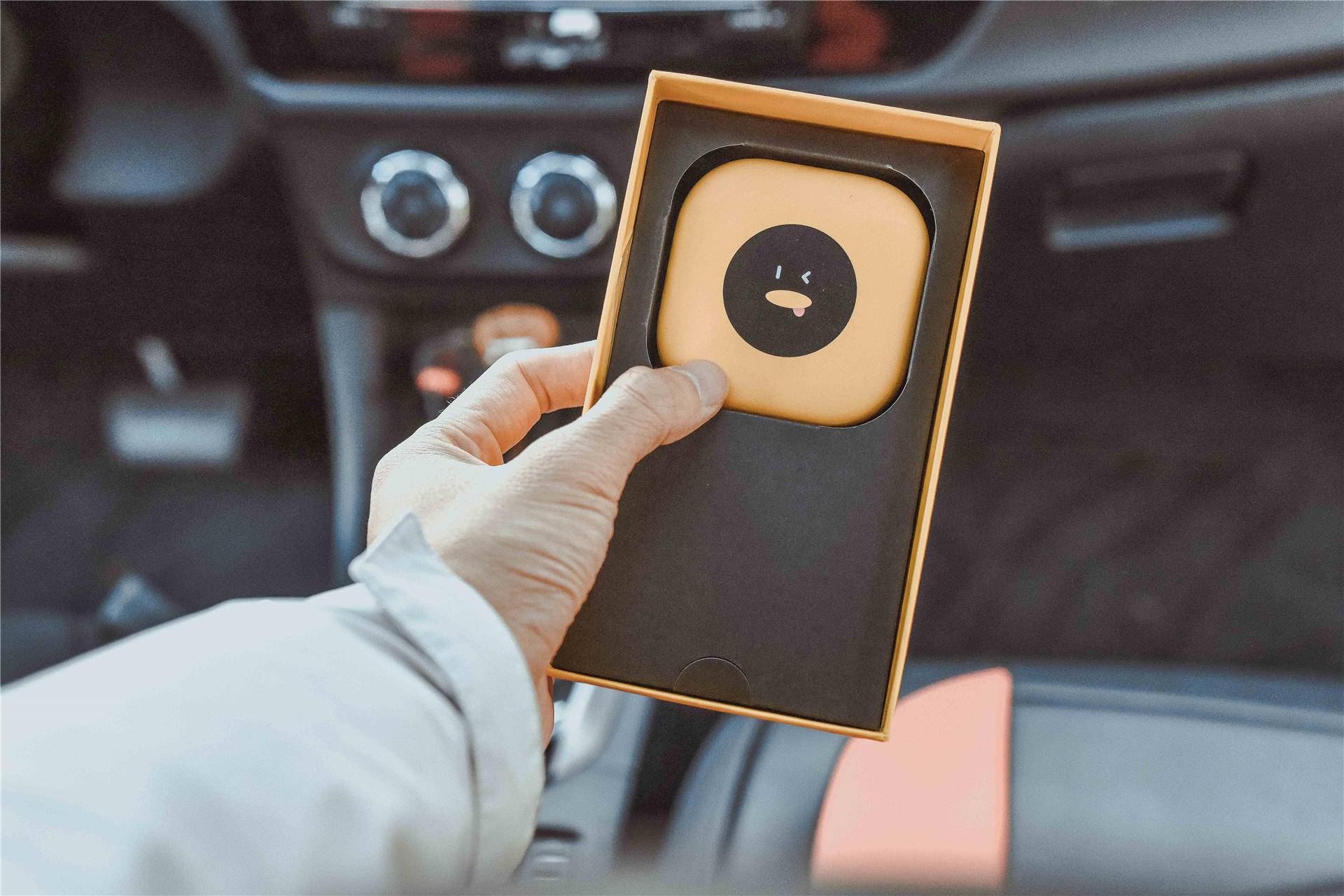 投影电视荣耀盒子上怎么下载应用_智能电视盒子评测_腾讯极光盒子3mini