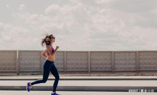 女性应对现实困境策略_女性职场发展隐形阻碍_人脉圈子图片