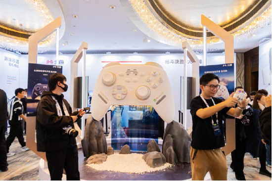 北通星闪手柄 响应速度2000Hz_华为智选 北通智能游戏手柄 星闪款_格斗手柄