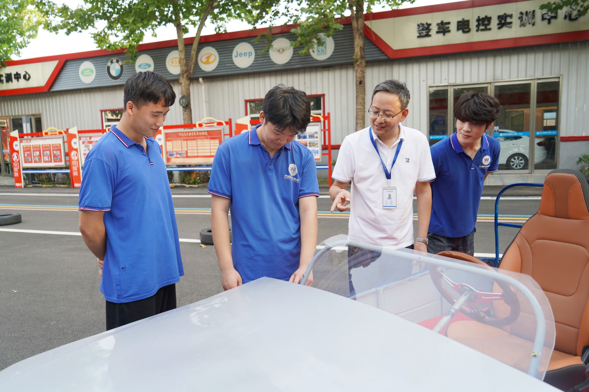 湖南万通汽修_职业汽修学校学费_职业汽修学校前十强推荐