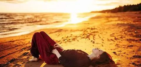 不爱很近的原因_蔡格尼克效应生活应用_离婚后男子频繁联系你