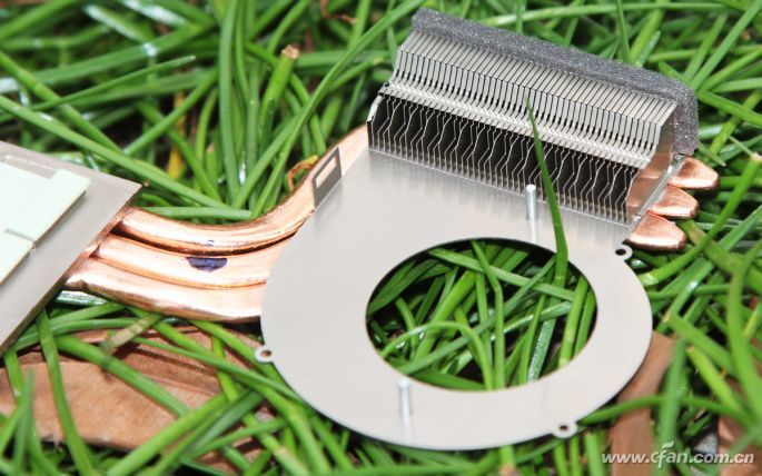 轻薄本与游戏本区别_轻薄本和游戏本定位冲突_游戏本i7和i5有什么区别