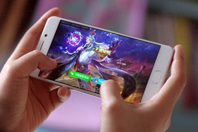 搬砖游戏推荐之手游篇，挂机省事，打工人奶茶自由不是梦！