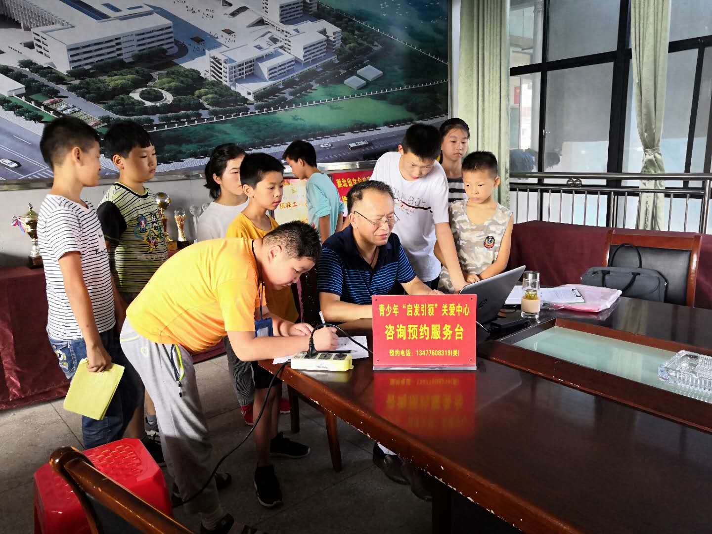 武汉引领教育研究院致黄梅一中：退休续辉煌，助力清北路