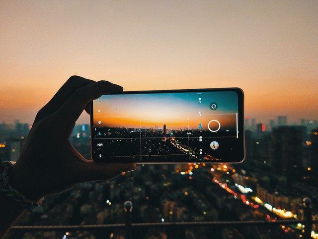 手机摄影技巧_如何用手机拍出专业级照片_比较好的手机p图软件