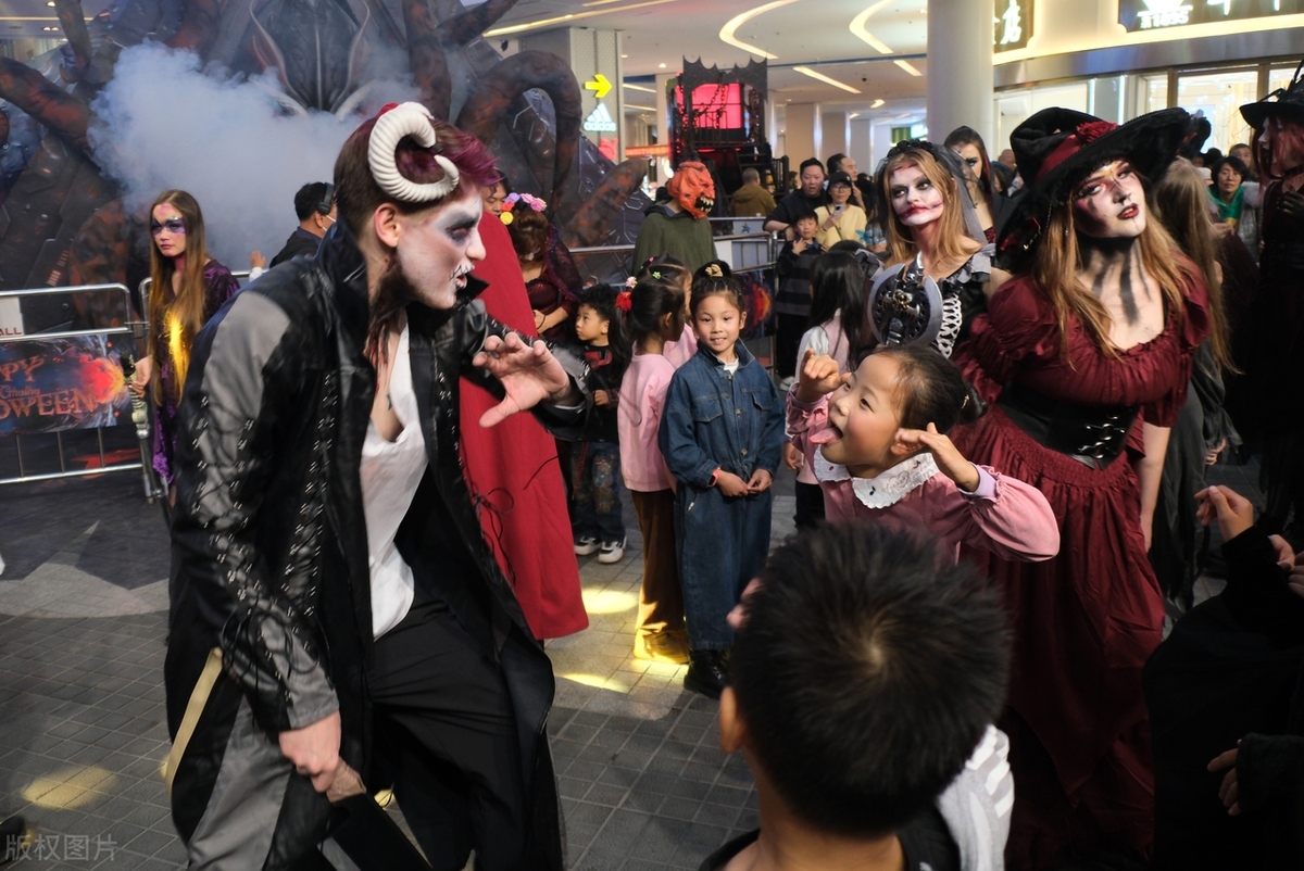 游戏 万圣节专题_万圣节起源古代凯尔特人萨温节鬼节_万圣节在中国的发展现状年轻人喜爱主题活动