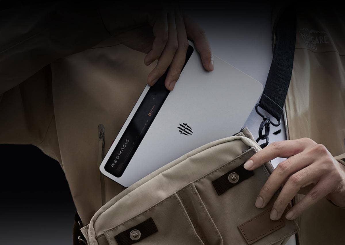 红魔电竞平板3 Pro_骁龙8至尊处理器_大型游戏平板电脑推荐