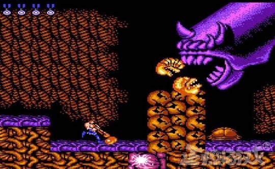 老玩家怀念FC卡带游戏时光_魂斗罗 手柄玩_FC游戏故事分享