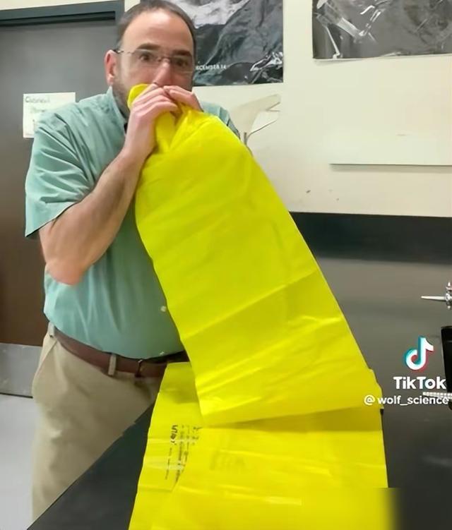 风扇正确摆法降温_风扇摆法伯努利原理_伯努利原理生活应用