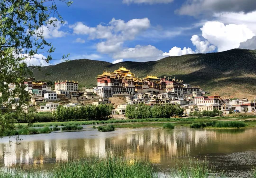 香格里拉旅游攻略_香格里拉是什么意思_香格里拉四天三夜行程