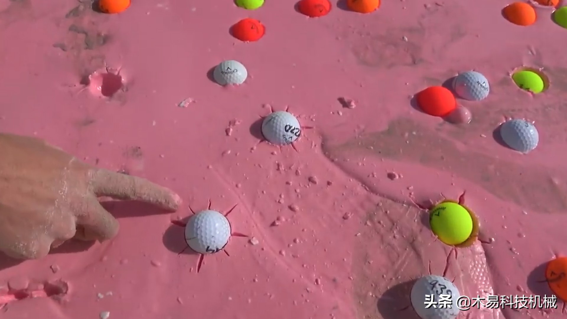 45米高台铁砧实验_非牛顿流体实验_非牛顿流体生活应用